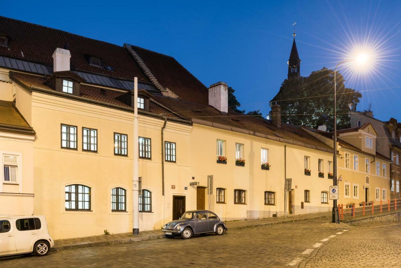 Fancy Apartments By Prague Castle Exterior photo